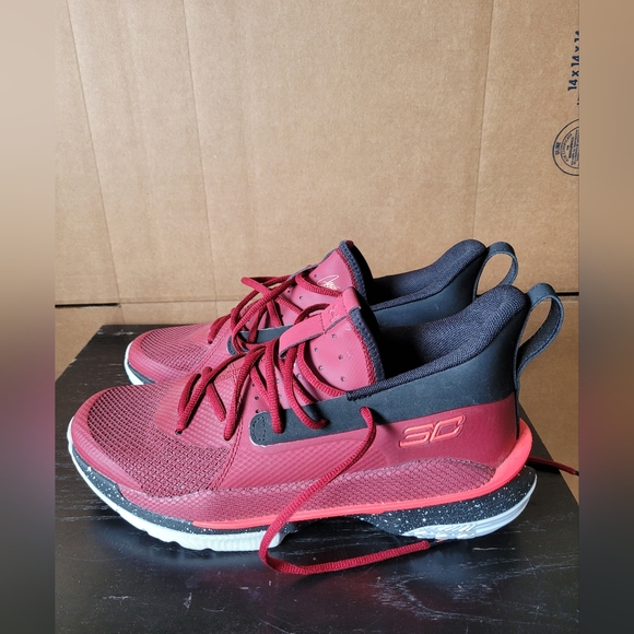 Under Armour Curry 7 Underrated Tour Men's Sneakers, size US 9, men's - Picture 2 of 8